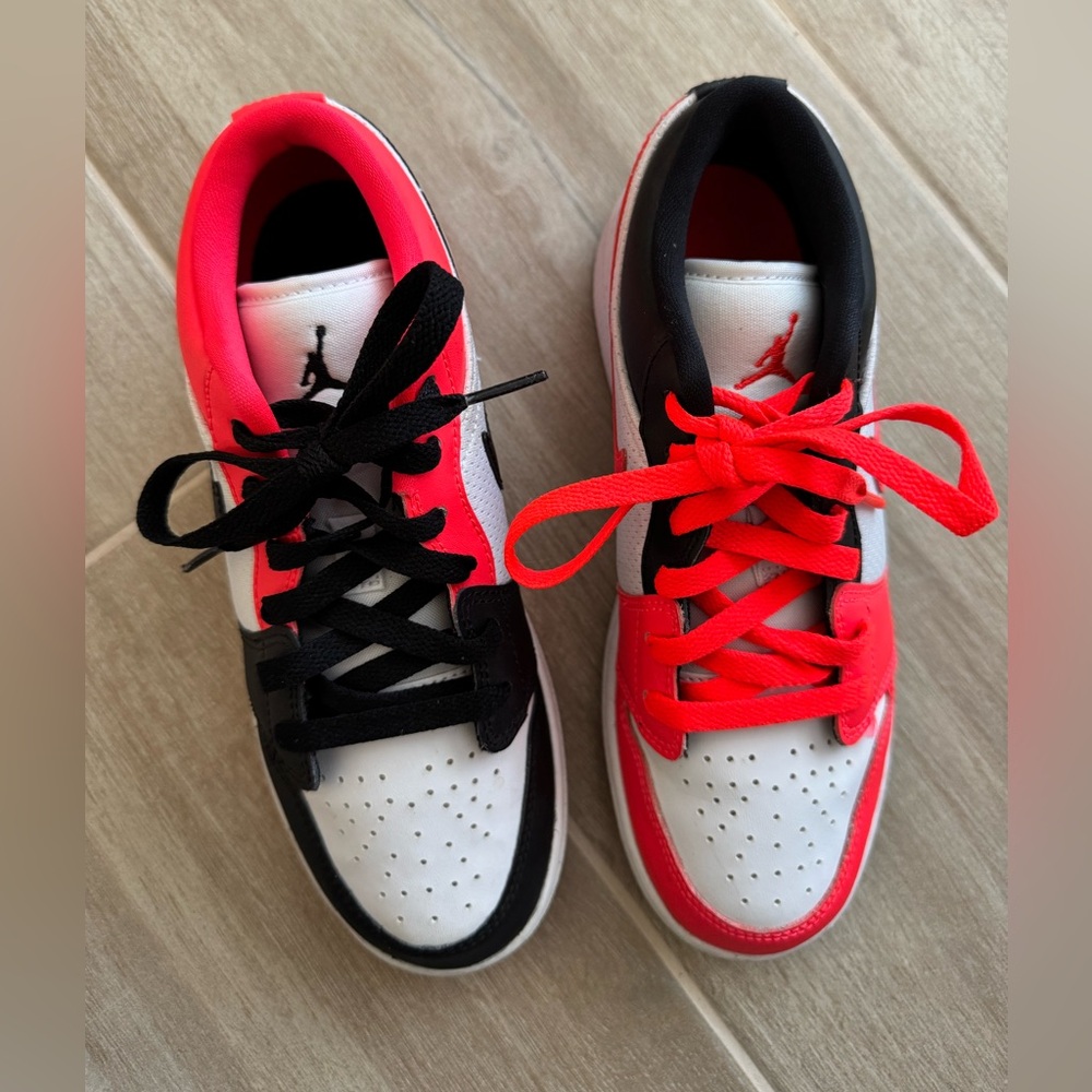 Size 5 Air Jordan 1 Low SE Nike worn once Infrared 23/White/Black